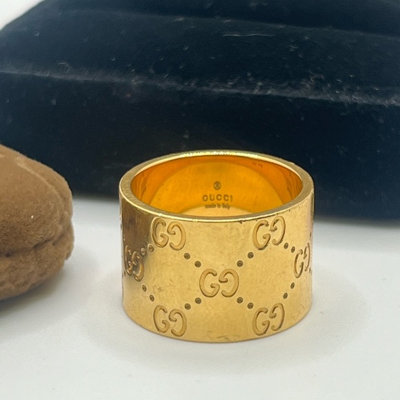 Authentic GUCCI Icon Logo 18K Yellow Gold Ring Band - Picture 1 of 10